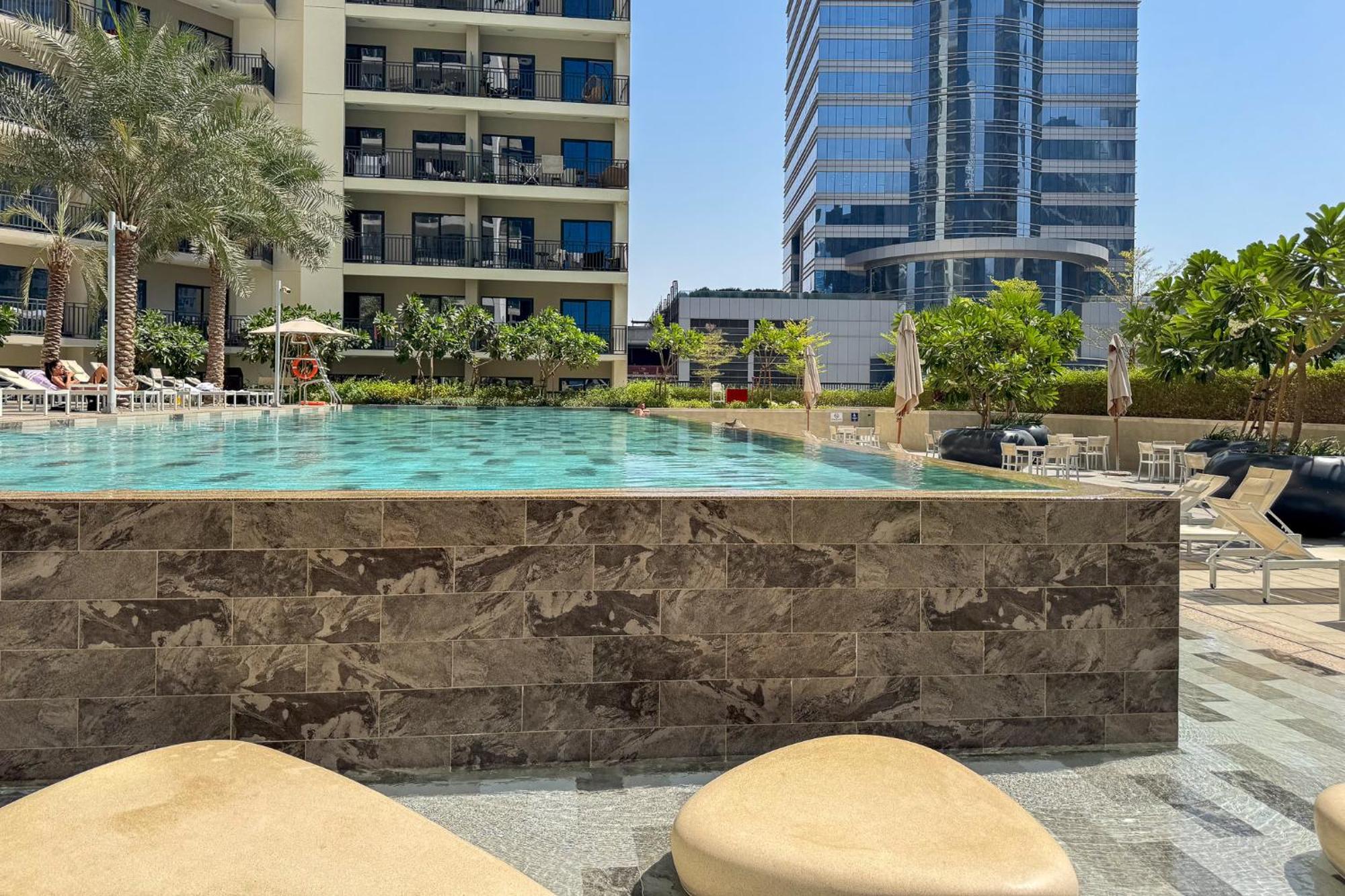 Apartment Sleek 1-Bedroom Getaway In Zada Tower Dubai
