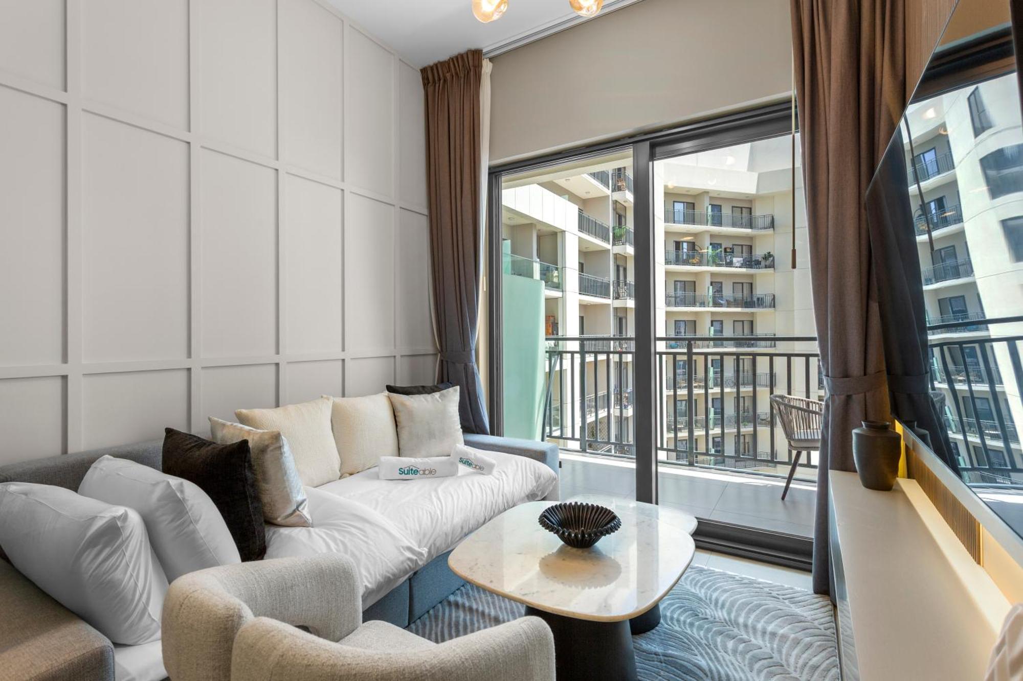 Sleek 1-Bedroom Getaway In Zada Tower Dubai